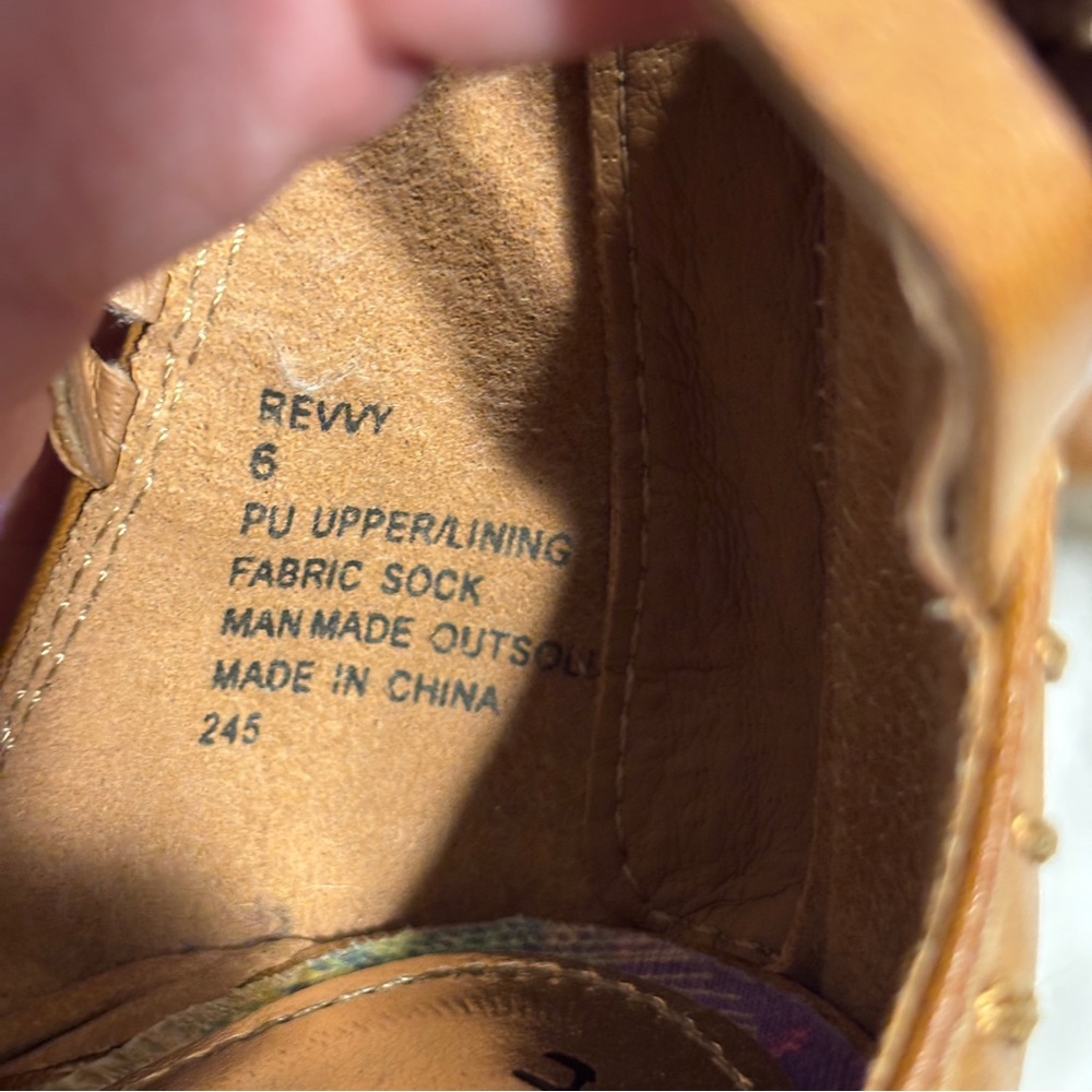 MADDEN GIRL *REVVY* BLOCK HEEL SANDALS COLOR~TAN SIZE 6 - Picture 8 of 10